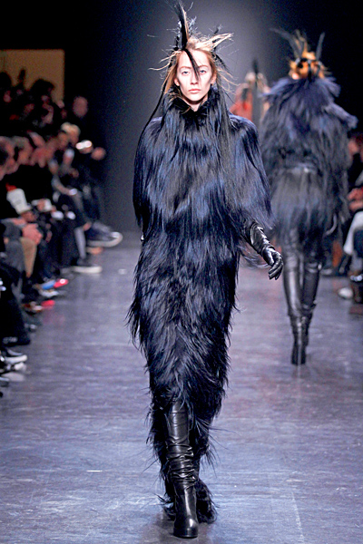 Ann Demeulemeester - Women's Ready-to-Wear - 2011 Fall-Winter