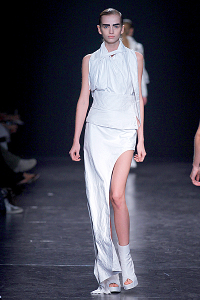 Ann Demeulemeester - Women's Ready-to-Wear - 2011 Spring-Summer