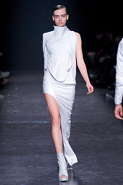 Ann Demeulemeester - Women's Ready-to-Wear - 2011 Spring-Summer