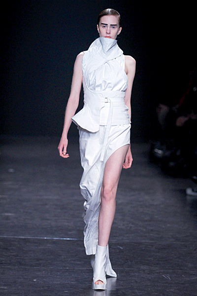 Ann Demeulemeester - Women's Ready-to-Wear - 2011 Spring-Summer