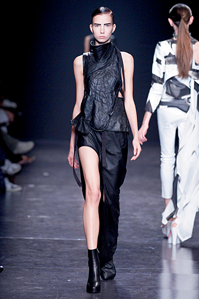 Ann Demeulemeester - Women's Ready-to-Wear - 2011 Spring-Summer