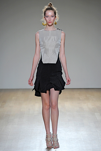 Antonio Berardi - Ready-to-Wear - 2011 Spring-Summer