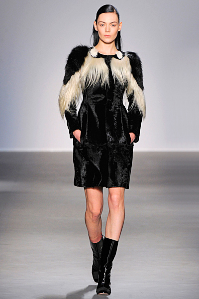 Giambattista Valli - Ready-to-Wear - 2011 Fall-Winter