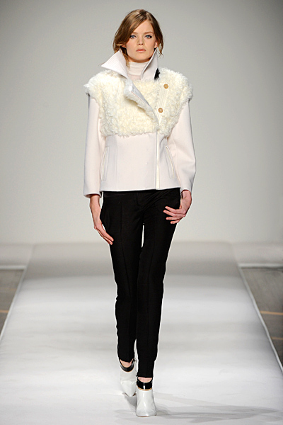 Gianfranco Ferre - Women's Ready-to-Wear - 2011 Fall-Winter