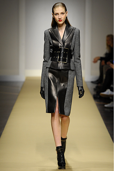 Gianfranco Ferre - Women's Ready-to-Wear - 2010 Fall-Winter