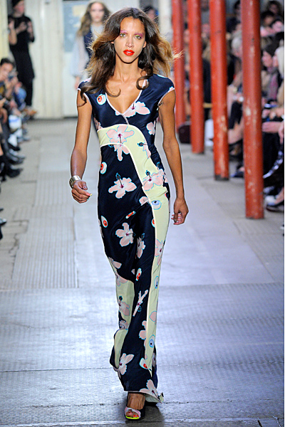 Giles - Ready-to-Wear - 2011 Spring-Summer