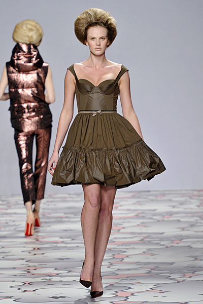 Giles - Ready-to-Wear - 2010 Fall-Winter