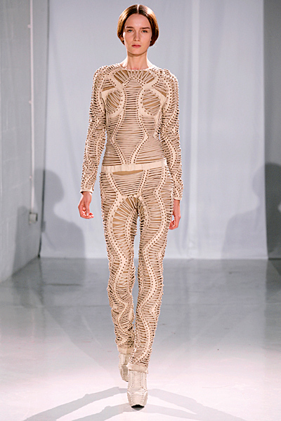 Iris Van Herpen - Haute Couture - 2011 Fall-Winter