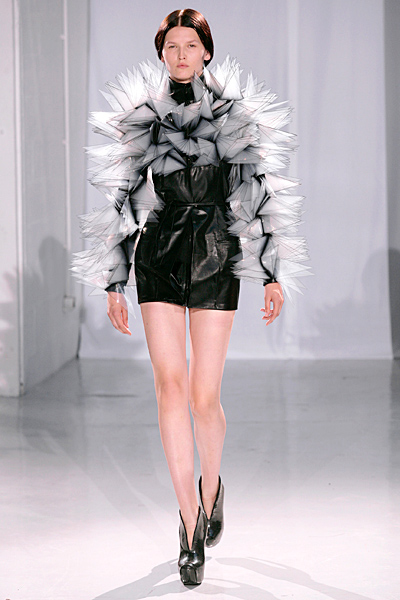 Iris Van Herpen - Haute Couture - 2011 Fall-Winter