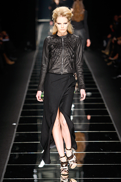 John Richmond - Women's Ready-to-Wear - 2011 Fall-Winter