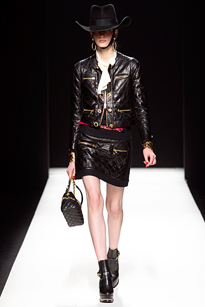 Moschino - Women's Ready-to-Wear - 2012 Fall-Winter