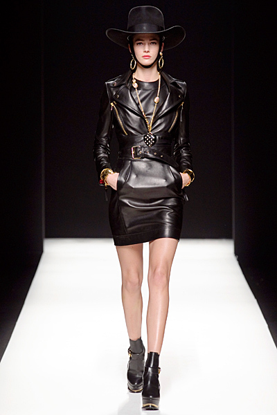 Moschino - Women's Ready-to-Wear - 2012 Fall-Winter