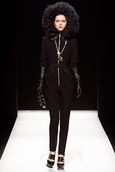 Moschino - Women's Ready-to-Wear - 2012 Fall-Winter