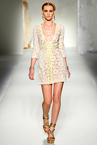 Moschino - Ready-to-Wear - 2012 Spring-Summer