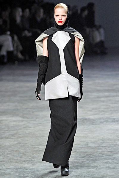 Rick Owens - Women's Ready-to-Wear - 2011 Fall-Winter