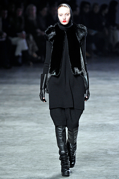 Rick Owens - Women's Ready-to-Wear - 2011 Fall-Winter