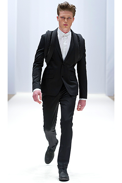 V Ave S.R. - Ready-to-Wear - 2012 Fall-Winter