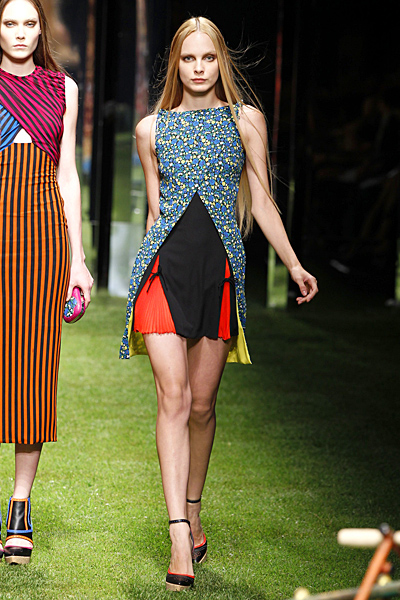 Versus - Ready-to-Wear - 2011 Spring-Summer