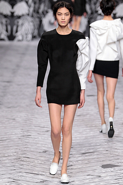 Viktor&Rolf - Women's Ready-to-Wear - 2013 Fall-Winter