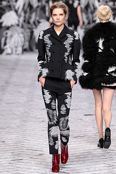 Viktor&Rolf - Women's Ready-to-Wear - 2013 Fall-Winter